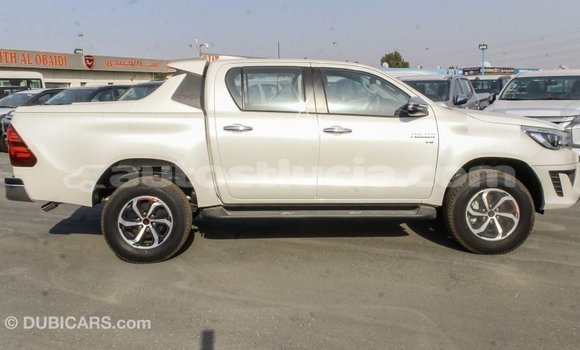 Acheter Import Voiture Toyota Hilux Blanc à Import - Dubai, Anse-la-Raye Acheter Import Voiture Toyota Hilux Blanc à Import - Dubai, Anse-la-Raye