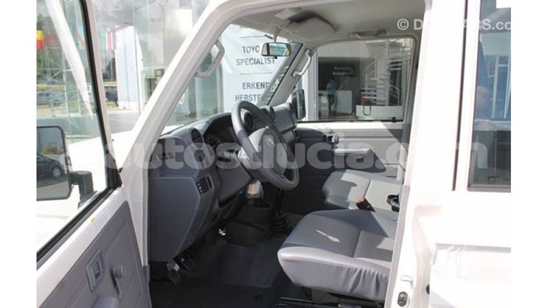 Big with watermark toyota land cruiser anse la raye import dubai 2712