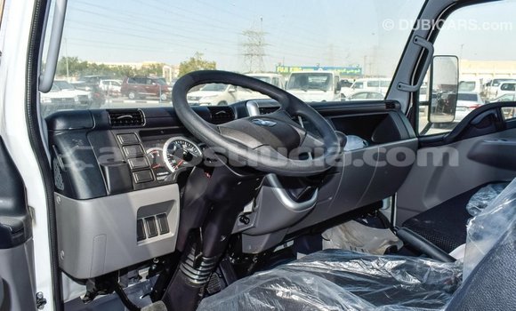 Buy Import Mitsubishi L400 White Truck in Import - Dubai in Anse-la-Raye Buy Import Mitsubishi L400 White Truck in Import - Dubai in Anse-la-Raye