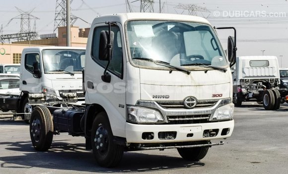Acheter Import Utilitaire Hino 300 Series Blanc à Import - Dubai, Anse-la-Raye Acheter Import Utilitaire Hino 300 Series Blanc à Import - Dubai, Anse-la-Raye
