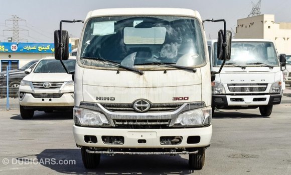 Acheter Import Utilitaire Hino 300 Series Blanc à Import - Dubai, Anse-la-Raye Acheter Import Utilitaire Hino 300 Series Blanc à Import - Dubai, Anse-la-Raye