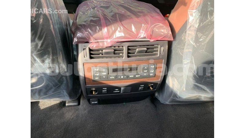 Big with watermark toyota land cruiser anse la raye import dubai 2723