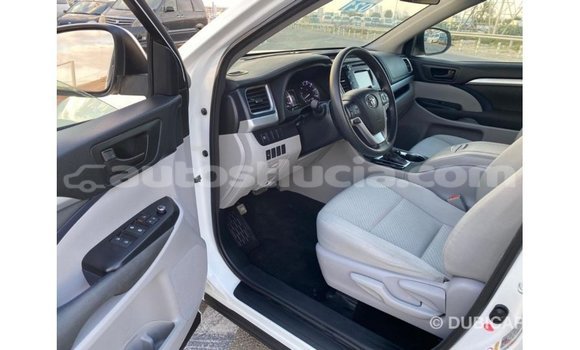 Acheter Import Voiture Toyota Highlander Blanc à Import - Dubai, Anse-la-Raye Acheter Import Voiture Toyota Highlander Blanc à Import - Dubai, Anse-la-Raye
