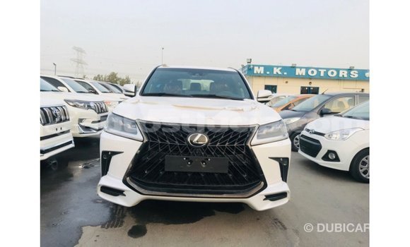 Acheter Import Voiture Lexus LX Blanc à Import - Dubai, Anse-la-Raye Acheter Import Voiture Lexus LX Blanc à Import - Dubai, Anse-la-Raye