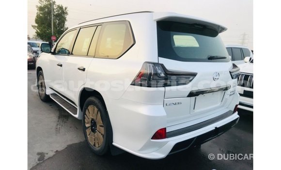 Acheter Import Voiture Lexus LX Blanc à Import - Dubai, Anse-la-Raye Acheter Import Voiture Lexus LX Blanc à Import - Dubai, Anse-la-Raye