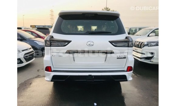 Acheter Import Voiture Lexus LX Blanc à Import - Dubai, Anse-la-Raye Acheter Import Voiture Lexus LX Blanc à Import - Dubai, Anse-la-Raye