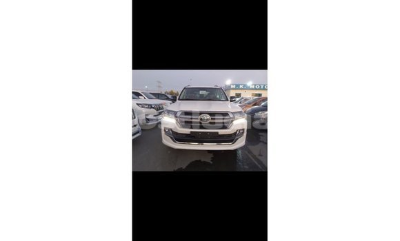 Buy Import Toyota Land Cruiser White Car in Import - Dubai in Anse-la-Raye Buy Import Toyota Land Cruiser White Car in Import - Dubai in Anse-la-Raye