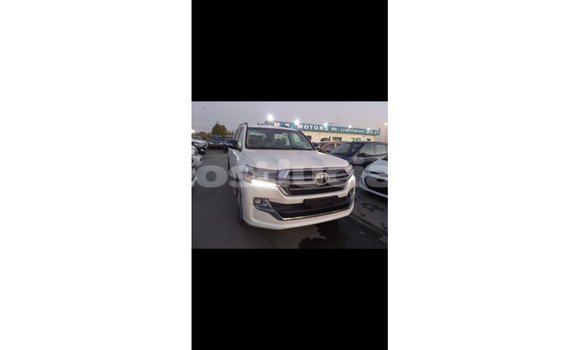 Buy Import Toyota Land Cruiser White Car in Import - Dubai in Anse-la-Raye Buy Import Toyota Land Cruiser White Car in Import - Dubai in Anse-la-Raye