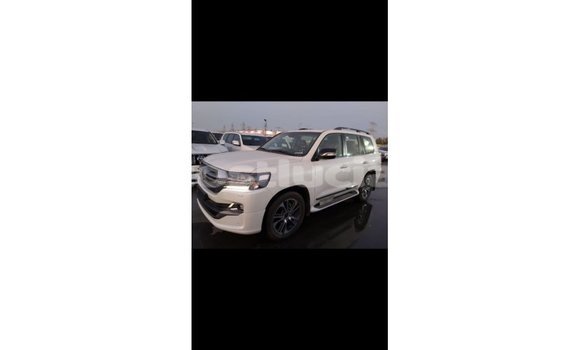 Buy Import Toyota Land Cruiser White Car in Import - Dubai in Anse-la-Raye Buy Import Toyota Land Cruiser White Car in Import - Dubai in Anse-la-Raye