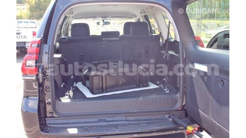 Big with watermark toyota hilux anse la raye import dubai 2779