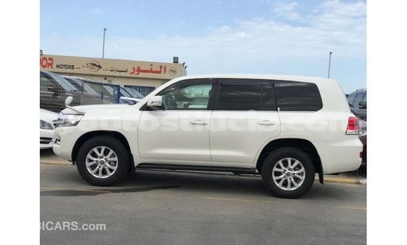 Buy Import Toyota Land Cruiser White Car in Import - Dubai in Anse-la-Raye Buy Import Toyota Land Cruiser White Car in Import - Dubai in Anse-la-Raye