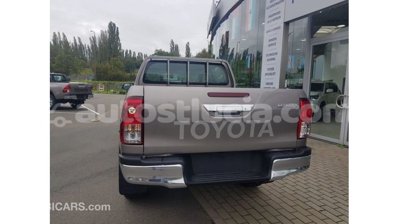 Big with watermark toyota hilux anse la raye import dubai 2792