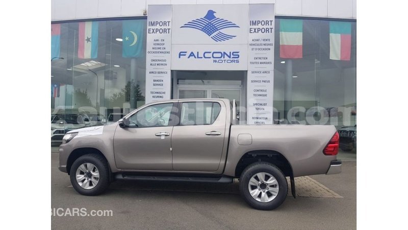 Big with watermark toyota hilux anse la raye import dubai 2792