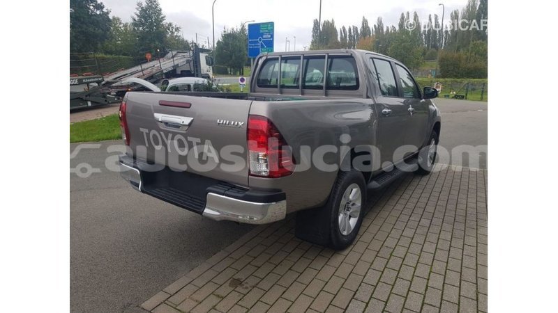 Big with watermark toyota hilux anse la raye import dubai 2792