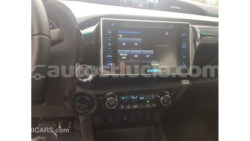 Big with watermark toyota hilux anse la raye import dubai 2792