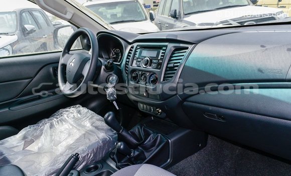 Buy Import Mitsubishi L200 White Car in Import - Dubai in Anse-la-Raye Buy Import Mitsubishi L200 White Car in Import - Dubai in Anse-la-Raye