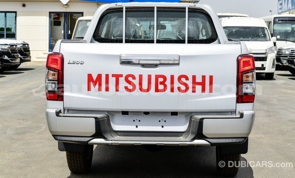 Buy Import Mitsubishi L200 White Car in Import - Dubai in Anse-la-Raye Buy Import Mitsubishi L200 White Car in Import - Dubai in Anse-la-Raye