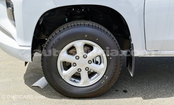 Buy Import Mitsubishi L200 White Car in Import - Dubai in Anse-la-Raye Buy Import Mitsubishi L200 White Car in Import - Dubai in Anse-la-Raye