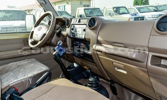 Buy Import Toyota Land Cruiser Beige Car in Import - Dubai in Anse-la-Raye Buy Import Toyota Land Cruiser Beige Car in Import - Dubai in Anse-la-Raye