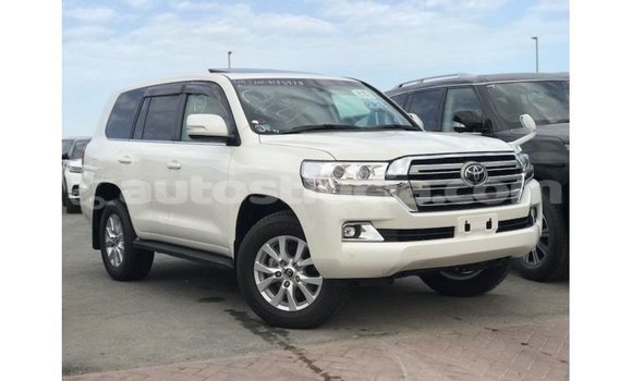Acheter Import Voiture Toyota Land Cruiser Blanc à Import - Dubai, Anse-la-Raye Acheter Import Voiture Toyota Land Cruiser Blanc à Import - Dubai, Anse-la-Raye