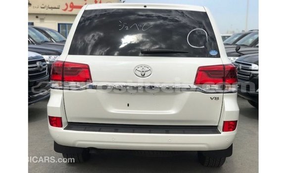 Acheter Import Voiture Toyota Land Cruiser Blanc à Import - Dubai, Anse-la-Raye Acheter Import Voiture Toyota Land Cruiser Blanc à Import - Dubai, Anse-la-Raye