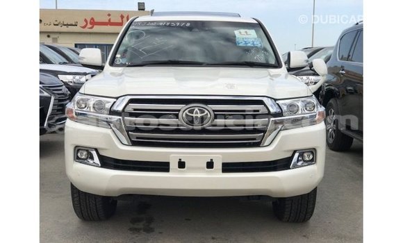 Acheter Import Voiture Toyota Land Cruiser Blanc à Import - Dubai, Anse-la-Raye Acheter Import Voiture Toyota Land Cruiser Blanc à Import - Dubai, Anse-la-Raye
