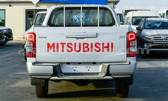 Buy Import Mitsubishi L200 White Car in Import - Dubai in Anse-la-Raye Buy Import Mitsubishi L200 White Car in Import - Dubai in Anse-la-Raye