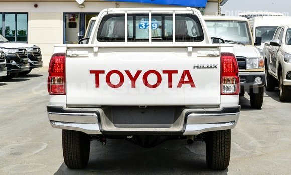 Buy Import Toyota Hilux White Car in Import - Dubai in Anse-la-Raye Buy Import Toyota Hilux White Car in Import - Dubai in Anse-la-Raye