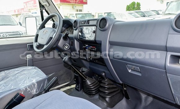 Buy Import Toyota Land Cruiser White Car in Import - Dubai in Anse-la-Raye Buy Import Toyota Land Cruiser White Car in Import - Dubai in Anse-la-Raye