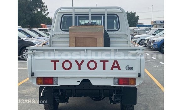 Buy Import Toyota Land Cruiser White Car in Import - Dubai in Anse-la-Raye Buy Import Toyota Land Cruiser White Car in Import - Dubai in Anse-la-Raye
