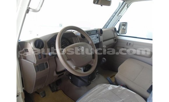 Buy Import Toyota Land Cruiser White Car in Import - Dubai in Anse-la-Raye Buy Import Toyota Land Cruiser White Car in Import - Dubai in Anse-la-Raye