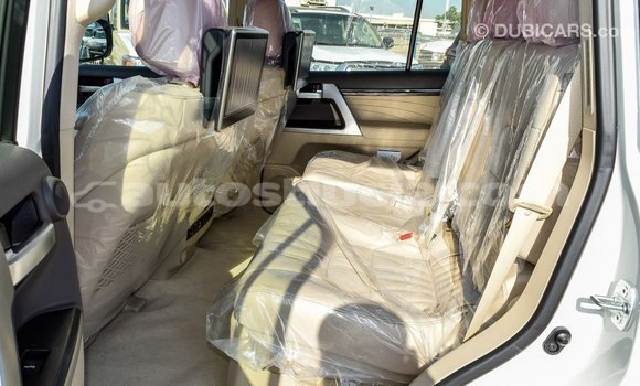 Buy Import Toyota Land Cruiser White Car in Import - Dubai in Anse-la-Raye Buy Import Toyota Land Cruiser White Car in Import - Dubai in Anse-la-Raye