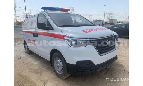 Buy Import Hyundai Accent White Car in Import - Dubai in Anse-la-Raye Buy Import Hyundai Accent White Car in Import - Dubai in Anse-la-Raye