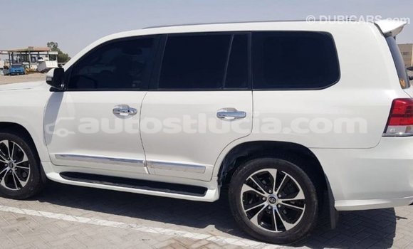 Buy Import Toyota Land Cruiser White Car in Import - Dubai in Anse-la-Raye Buy Import Toyota Land Cruiser White Car in Import - Dubai in Anse-la-Raye