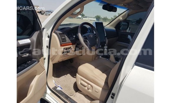 Buy Import Toyota Land Cruiser White Car in Import - Dubai in Anse-la-Raye Buy Import Toyota Land Cruiser White Car in Import - Dubai in Anse-la-Raye