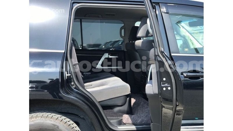 Big with watermark toyota land cruiser anse la raye import dubai 2866