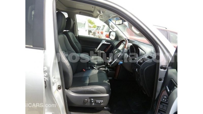 Big with watermark toyota prado anse la raye import dubai 2868