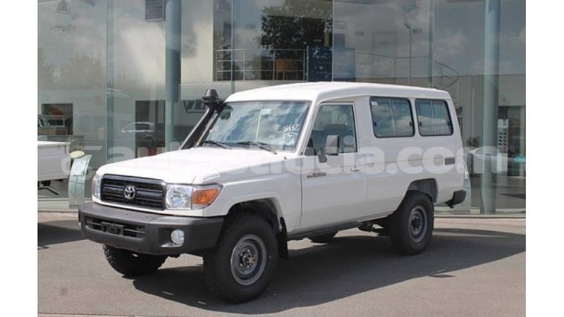 Big with watermark toyota land cruiser anse la raye import dubai 2878