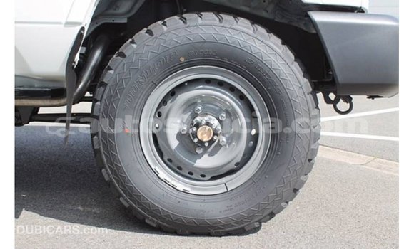 Buy Import Toyota Land Cruiser White Car in Import - Dubai in Anse-la-Raye Buy Import Toyota Land Cruiser White Car in Import - Dubai in Anse-la-Raye
