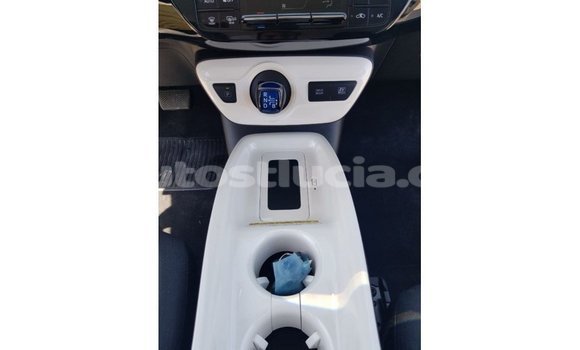 Buy Import Toyota Prius White Car in Import - Dubai in Anse-la-Raye Buy Import Toyota Prius White Car in Import - Dubai in Anse-la-Raye