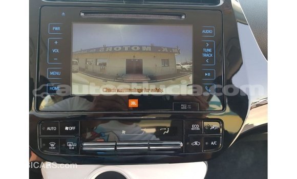Buy Import Toyota Prius White Car in Import - Dubai in Anse-la-Raye Buy Import Toyota Prius White Car in Import - Dubai in Anse-la-Raye