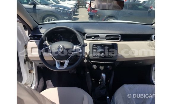 Acheter Import Voiture Renault Duster Blanc à Import - Dubai, Anse-la-Raye Acheter Import Voiture Renault Duster Blanc à Import - Dubai, Anse-la-Raye