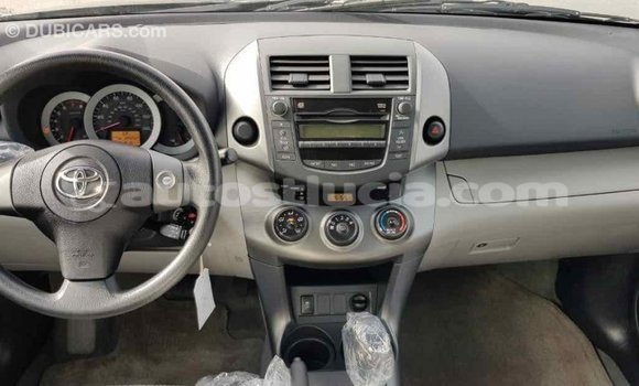 Buy Import Toyota HiAce Green Truck in Import - Dubai in Anse-la-Raye Buy Import Toyota HiAce Green Truck in Import - Dubai in Anse-la-Raye