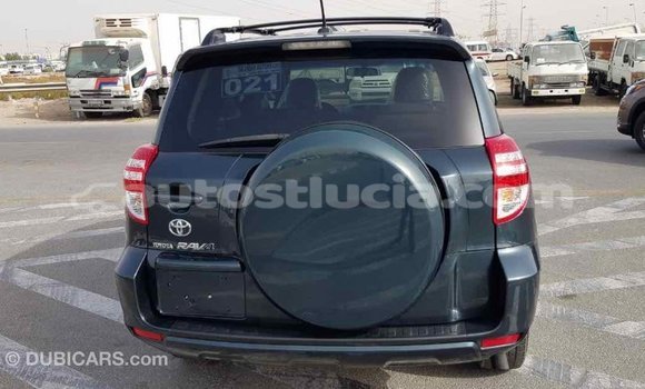 Buy Import Toyota HiAce Green Truck in Import - Dubai in Anse-la-Raye Buy Import Toyota HiAce Green Truck in Import - Dubai in Anse-la-Raye