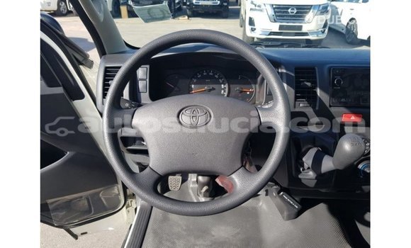 Buy Import Toyota Hiace White Car in Import - Dubai in Anse-la-Raye Buy Import Toyota Hiace White Car in Import - Dubai in Anse-la-Raye