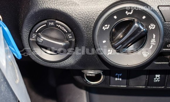 Acheter Import Voiture Toyota Hilux Blanc à Import - Dubai, Anse-la-Raye Acheter Import Voiture Toyota Hilux Blanc à Import - Dubai, Anse-la-Raye