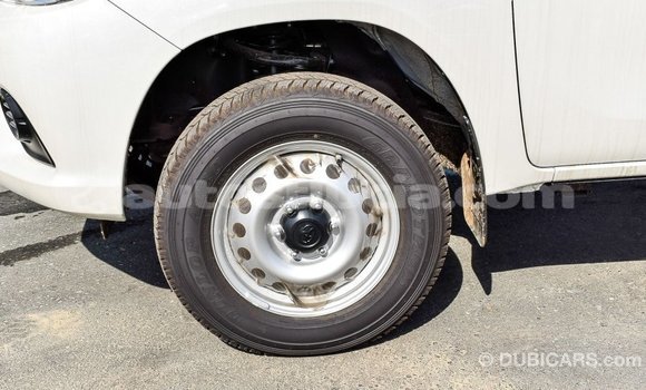 Acheter Import Voiture Toyota Hilux Blanc à Import - Dubai, Anse-la-Raye Acheter Import Voiture Toyota Hilux Blanc à Import - Dubai, Anse-la-Raye