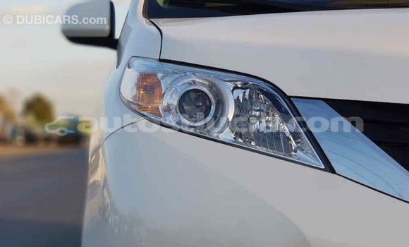 Buy Import Toyota Sienna White Car in Import - Dubai in Anse-la-Raye Buy Import Toyota Sienna White Car in Import - Dubai in Anse-la-Raye