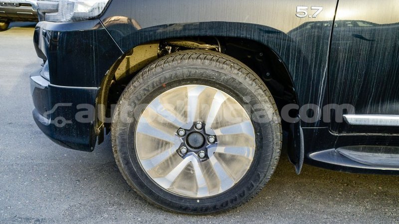 Big with watermark toyota land cruiser anse la raye import dubai 2918