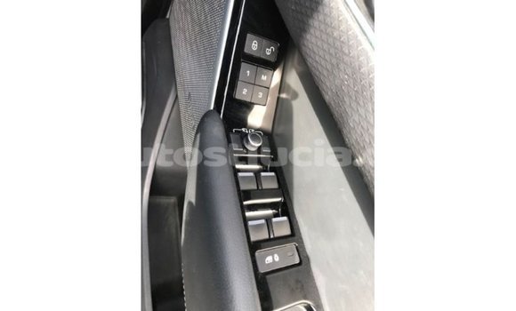 Acheter Import Voiture Land Rover Range Rover Blanc à Import - Dubai, Anse-la-Raye Acheter Import Voiture Land Rover Range Rover Blanc à Import - Dubai, Anse-la-Raye